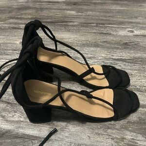 Prettylittlething 2” heels size 10